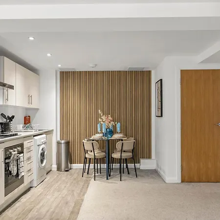 Apartment Cozy Hideaway Near The *